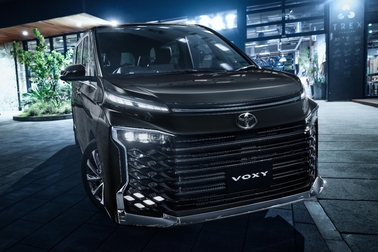 【モデル入り素材】S-Z（ハイブリッド・2WD・7人乗り）